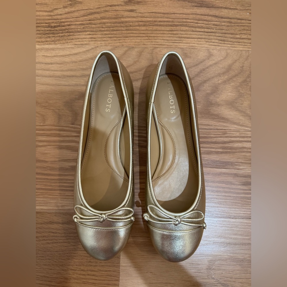NWOB Talbots Blair Cap Toe Gold Ballet Flats, Size 8M - Picture 2 of 5